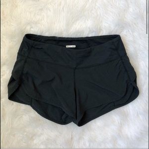 Black Lulu Lemon Speed up Shorts